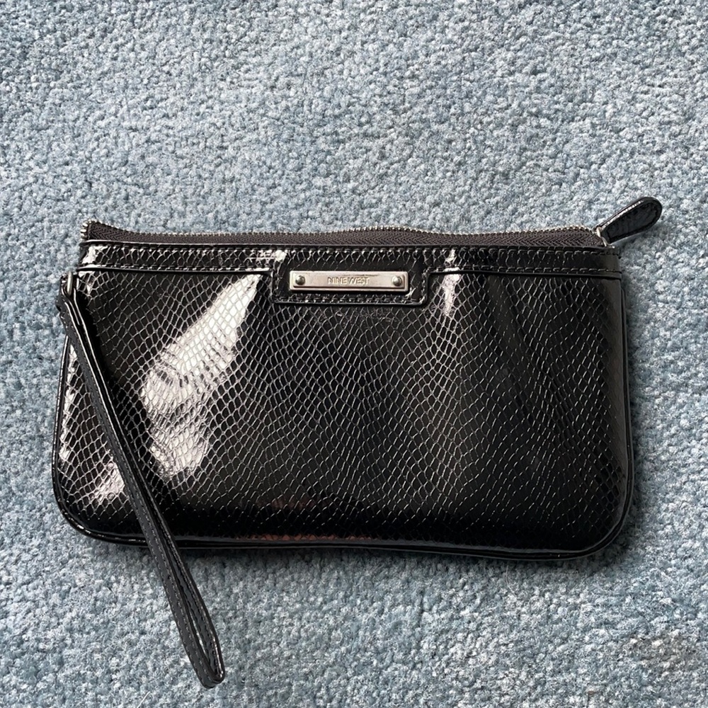 Black wristlet